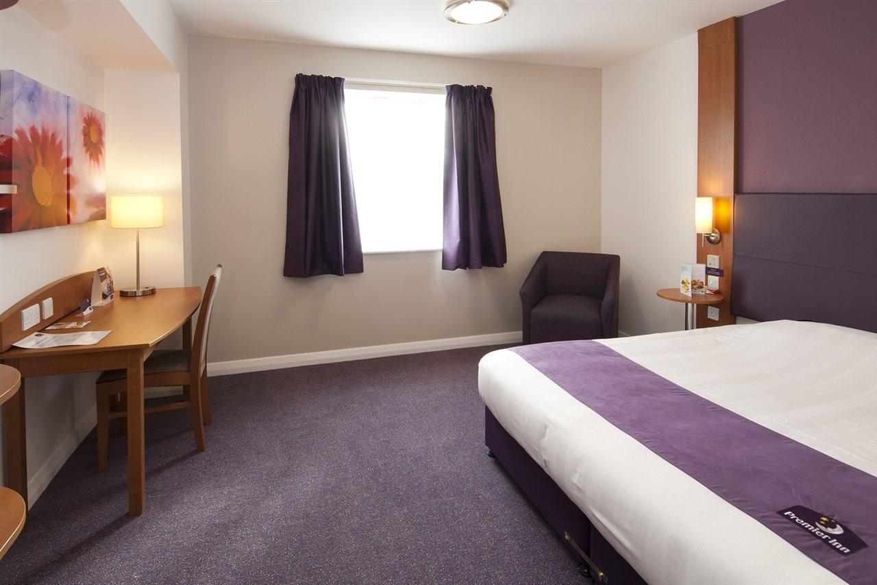 Premier Inn Μπίσεστερ Εξωτερικό φωτογραφία