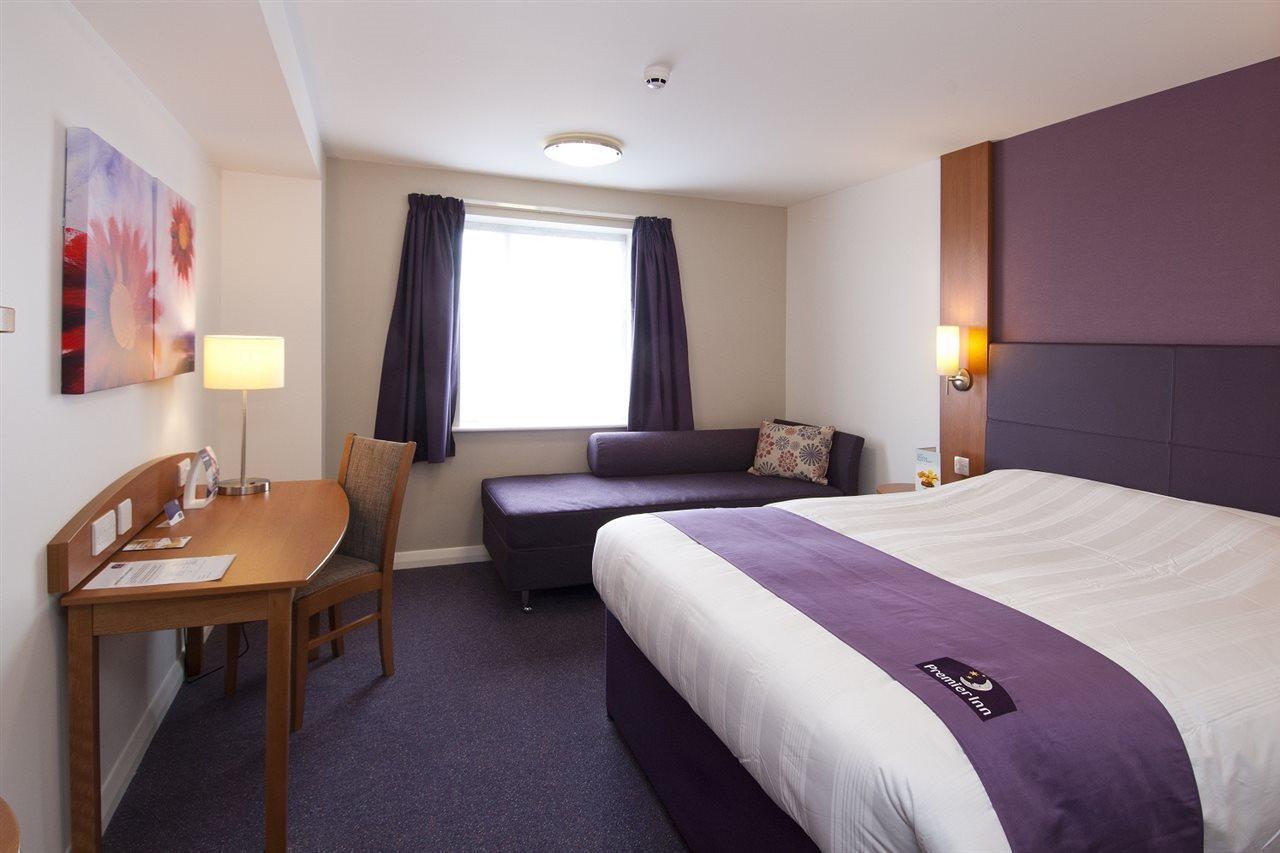Premier Inn Μπίσεστερ Εξωτερικό φωτογραφία