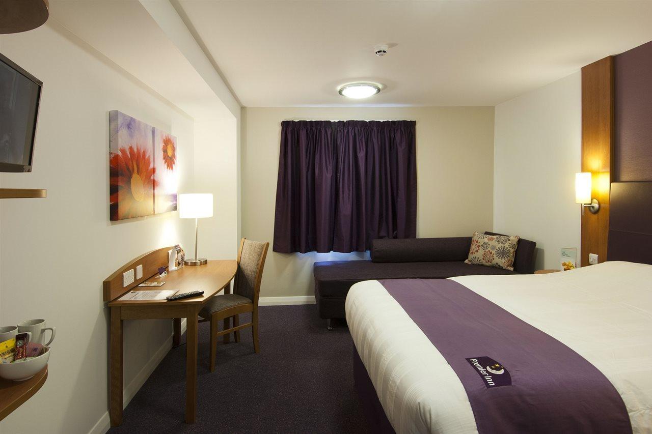 Premier Inn Μπίσεστερ Εξωτερικό φωτογραφία