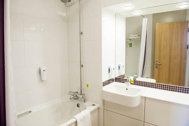 Premier Inn Μπίσεστερ Εξωτερικό φωτογραφία