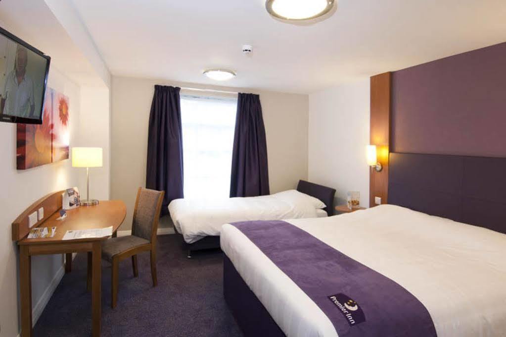 Premier Inn Μπίσεστερ Εξωτερικό φωτογραφία